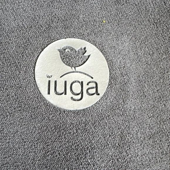 IUGA Yoga Mat Towel 72"x24" Non Slip Microfiber Gray Absorbent for Hot Yoga - Picture 4 of 7